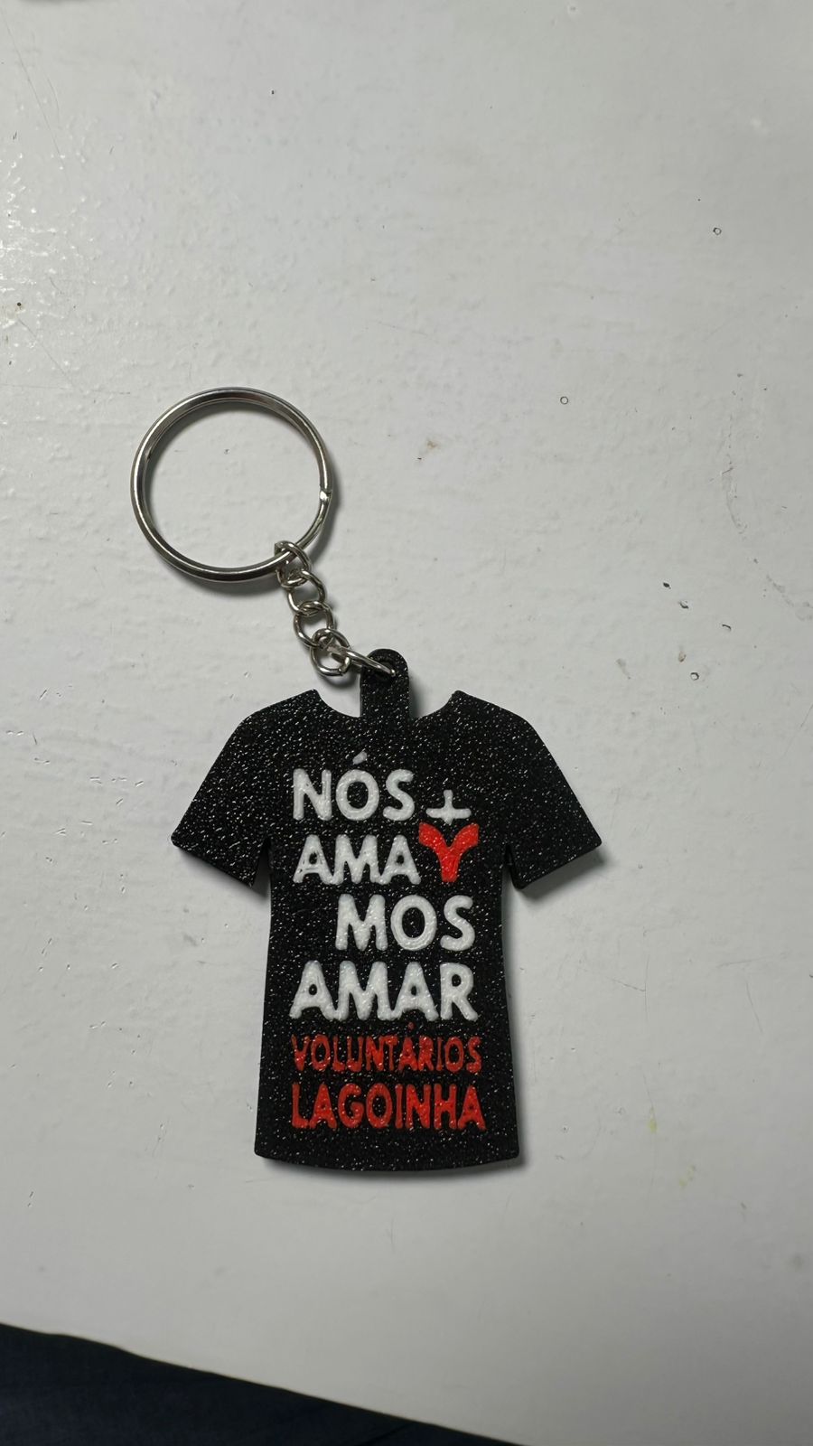 Chaveiro 3D em formato de camisa de voluntários